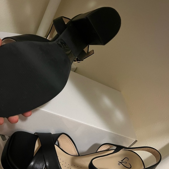 Heels - Picture 2 of 2